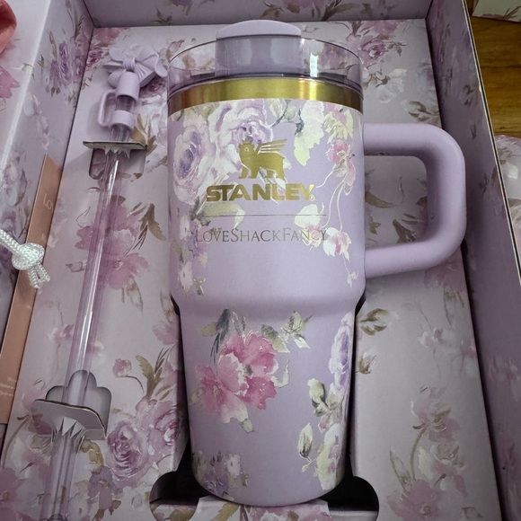 Stanley Cup x Love Shack Fancy - Picture 2 of 4